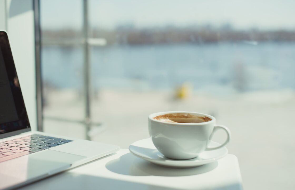 Слънце навън - фокус вътре: Лятна продуктивност без угризения 5 Лятна Продуктивност